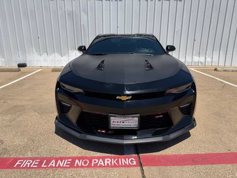 Used 2018 Chevrolet Camaro SS RWD image 10