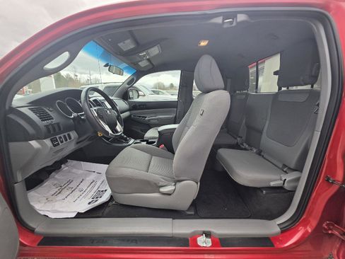 Used 2015 Toyota Tacoma w/ Convenience Package image 13
