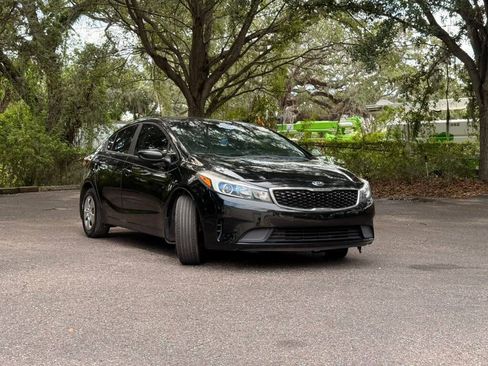 Used 2018 Kia Forte LX FWD image 3