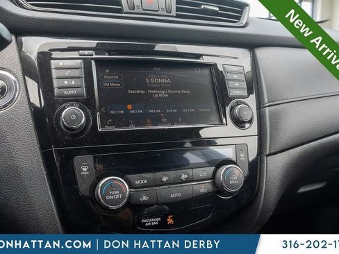 Used 2020 Nissan Rogue SV FWD image 7
