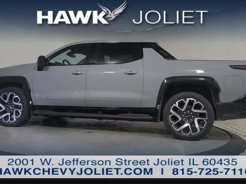 New 2025 Chevrolet Silverado EV RST AWD/4WD image 7