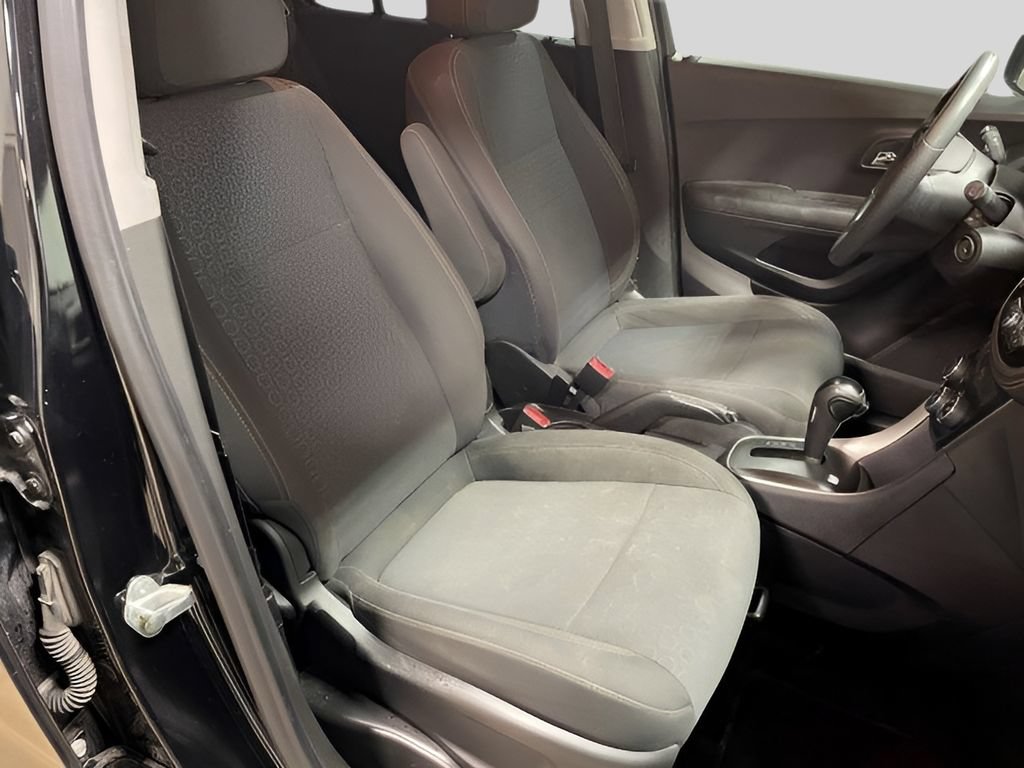 Used 2020 Chevrolet Trax LS FWD image 17