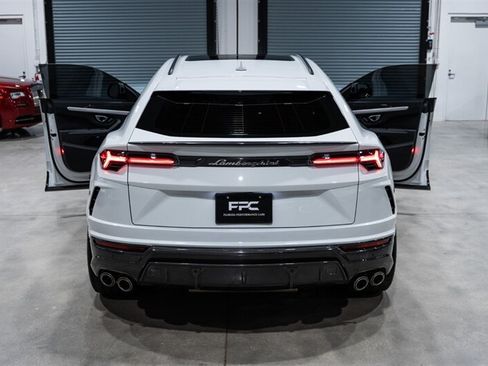 Used 2022 Lamborghini Urus AWD/4WD image 43
