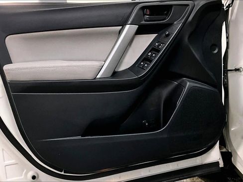 Used 2014 Subaru Forester 2.5i Premium w/ All-Weather Package image 21