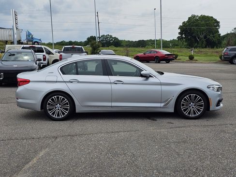Used 2019 BMW 530e w/ Convenience Package RWD image 7