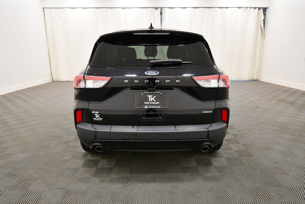 Used 2022 Ford Escape SE w/ SE Sport Appearance Package AWD/4WD image 6