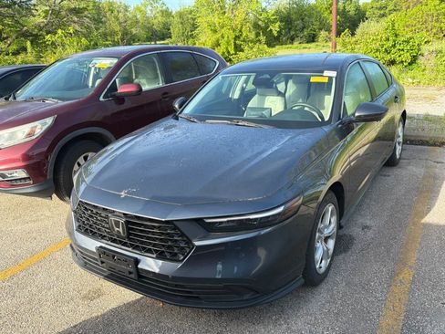 Used 2023 Honda Accord LX image 9