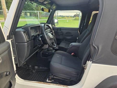 Used 2006 Jeep Wrangler X w/ Tire & Wheel Group (Ecco) image 5