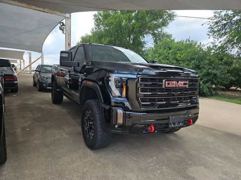 Used 2024 GMC Sierra 2500 AT4X AWD/4WD image 3