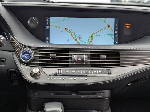 Used 2019 Lexus LS 500h AWD image 27