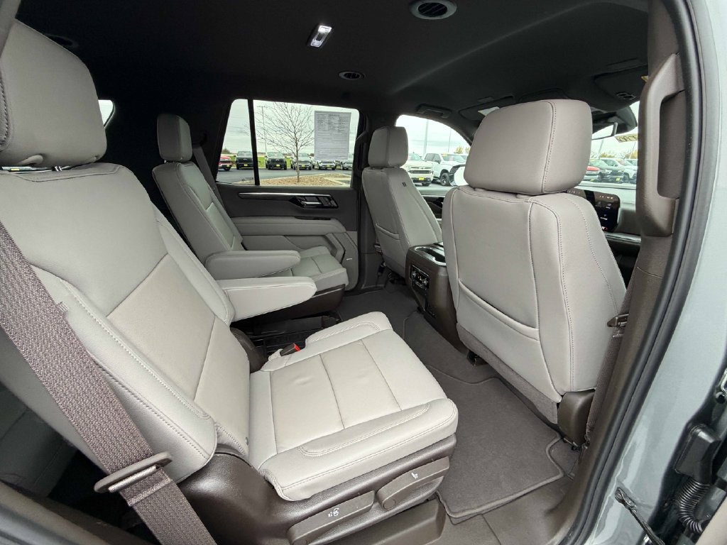 Used 2025 Chevrolet Tahoe Z71 w/ Comfort Package AWD/4WD image 26