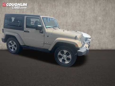 Used 2016 Jeep Wrangler Sahara w/ Dual Top Group AWD/4WD image 7