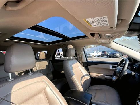 Used 2021 Ford Explorer XLT w/ Equipment Group 202A image 23