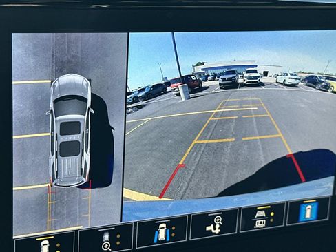 Certified 2023 Chevrolet Traverse RS w/ LPO, Floor Liner Package AWD/4WD image 28