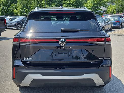 Certified 2025 Volkswagen Tiguan SE AWD/4WD image 25