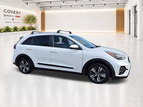 Used 2020 Kia Niro LXS FWD image 16