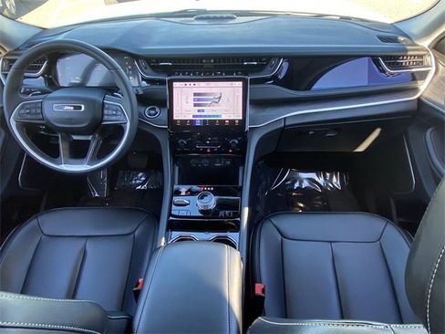 Used 2023 Jeep Grand Cherokee 4WD 4xe image 17