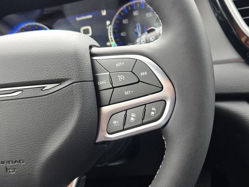 New 2027 Chrysler Pacifica LX FWD image 32