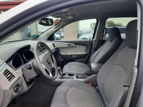 Used 2010 Chevrolet Traverse LT w/ Personal Connectivity Package AWD/4WD image 6
