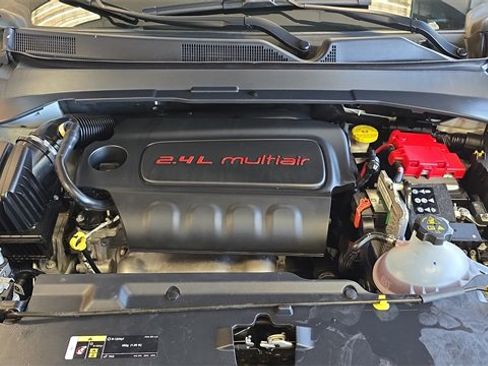 Used 2019 Jeep Compass Limited image 31