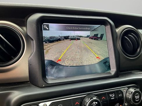 Used 2020 Jeep Gladiator Sport w/ Quick Order Package 24S AWD/4WD image 13