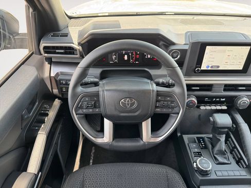 Used 2026 Toyota 4Runner SR5 AWD/4WD image 9