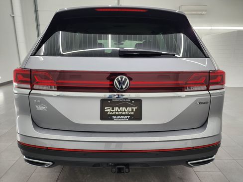 Used 2025 Volkswagen Atlas SE AWD/4WD image 28