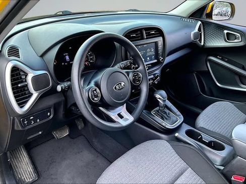 Used 2020 Kia Soul S FWD image 15