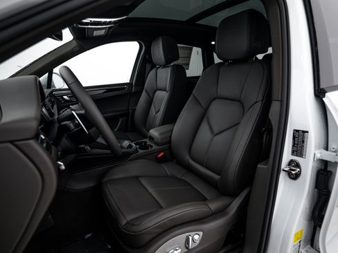New 2026 Porsche Macan AWD/4WD image 21