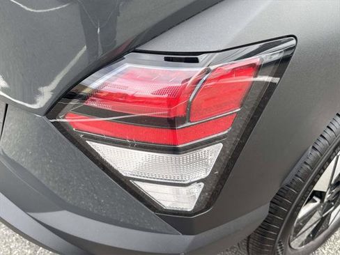 Certified 2025 Hyundai Kona SEL image 9