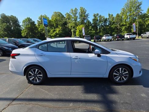 Used 2024 Nissan Versa SV FWD image 9