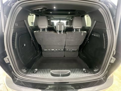 Used 2020 Chrysler Pacifica Limited w/ S Appearance Package FWD image 23