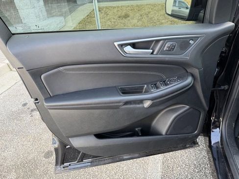 Used 2024 Ford Edge Titanium image 6
