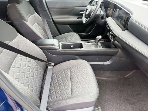 Used 2025 Nissan Kicks SV image 25