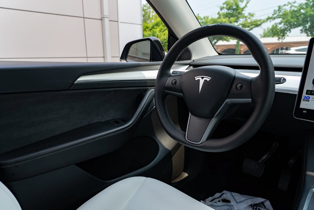 Used 2023 Tesla Model Y Long Range AWD/4WD image 11