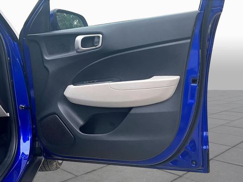 Used 2026 Hyundai Venue SEL FWD image 23