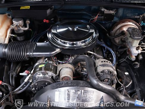 Used 1990 Chevrolet Silverado 1500 2WD Regular Cab image 3