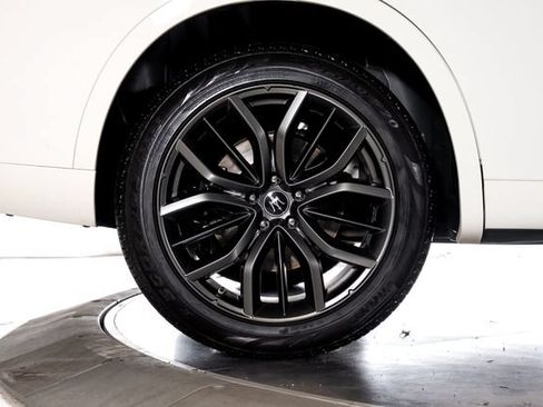 Used 2024 Maserati Levante GT Ultima AWD/4WD image 14