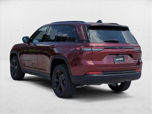 New 2025 Jeep Grand Cherokee Limited w/ Black Appearance Package image 9