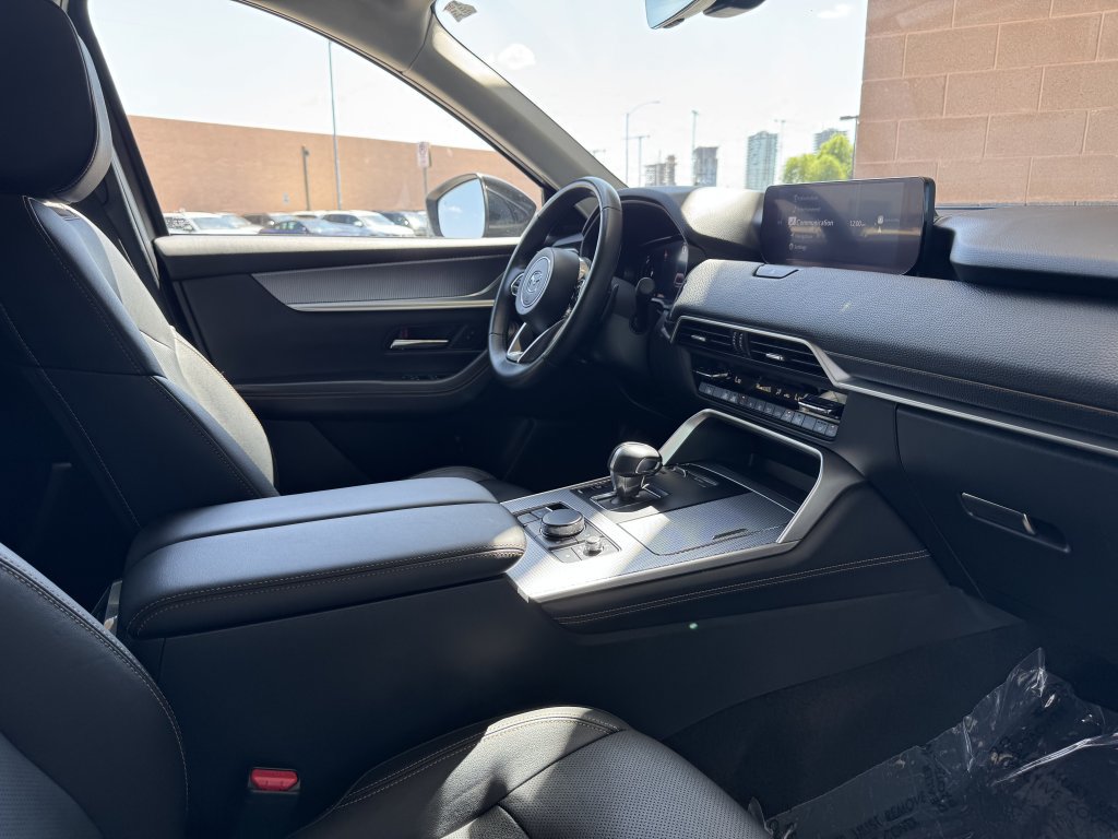 Used 2024 MAZDA CX-90 Plug-In Hybrid w/ Premium Pkg AWD/4WD image 39