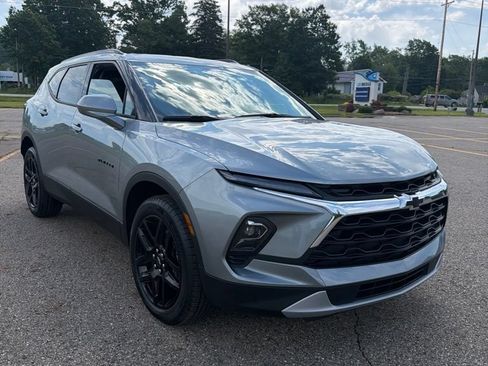 New 2026 Chevrolet Blazer LT w/ Convenience Package AWD/4WD image 3