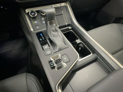 Used 2024 Lexus GX 550 w/ Accessory Package (Z1) image 26