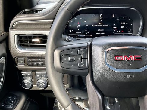 Used 2024 GMC Yukon AT4 w/ AT4 Premium Package AWD/4WD image 13