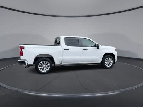 Used 2019 Chevrolet Silverado 1500 Custom w/ Custom Convenience Package RWD image 9
