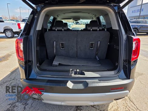 Used 2023 GMC Acadia SLT w/ Technology Package AWD/4WD image 14