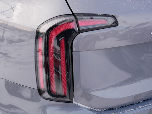 Certified 2023 Kia Telluride SX Prestige X-Pro image 17