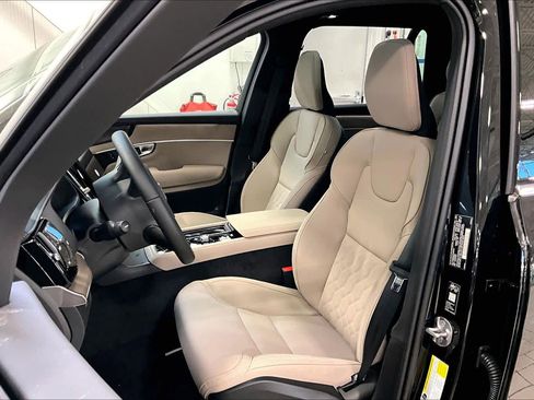 New 2026 Volvo XC90 B6 Plus w/ Protection Package Premier AWD/4WD image 13
