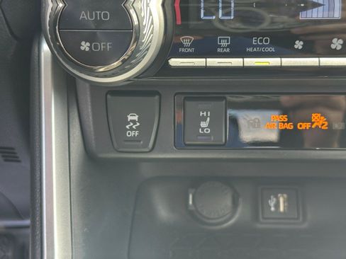 Used 2023 Toyota RAV4 SE w/ Convenience Package AWD/4WD image 19