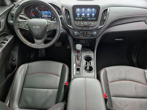 Used 2023 Chevrolet Equinox RS w/ RS Leather Package image 9