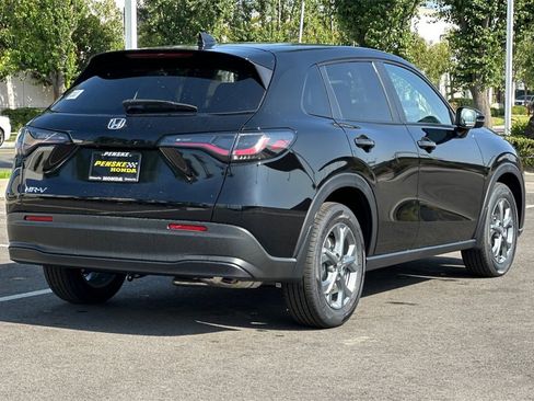 New 2026 Honda HR-V LX image 4